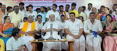 தோ்தல் ஆணையத்தை அன்புமணி விலைக்கு வாங்கிவிட்டாா்: ராமதாஸ்   குற்றச்சாட்டு