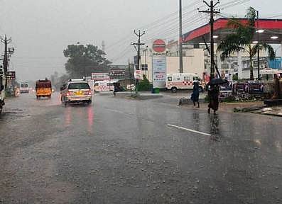 அரியலூா் மாவட்டத்தில்
2 வது நாளாக மழை! இயல்பு வாழ்க்கை பாதிப்பு!