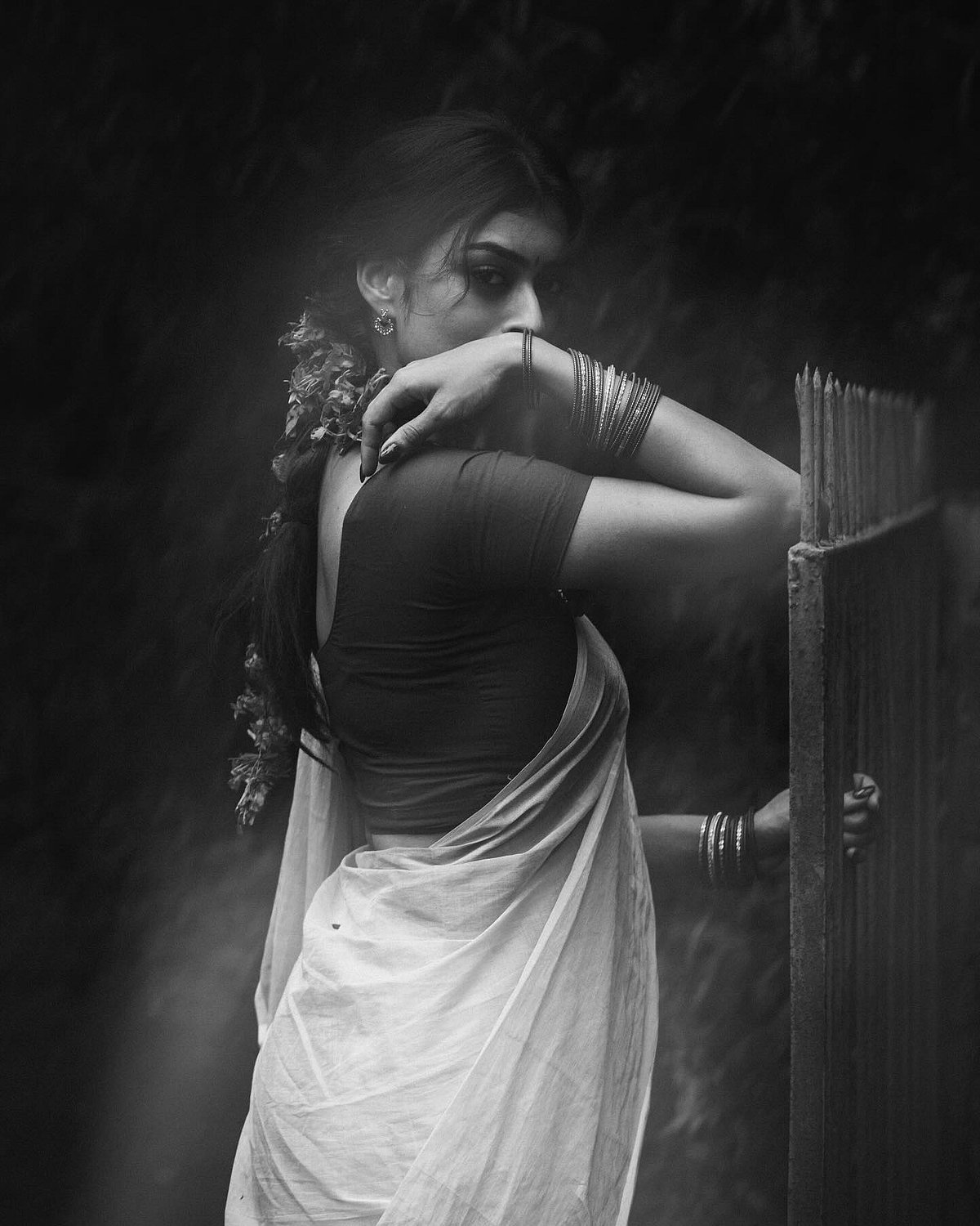 நிழலா நிஜமா..? -ப்ரியம்வதா கிருஷ்ணன்!