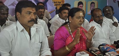 மாவட்டச் செயலாளர்களின் கருத்துகளின்படி கூட்டணி குறித்து முடிவு! - பிரேமலதா விஜயகாந்த்