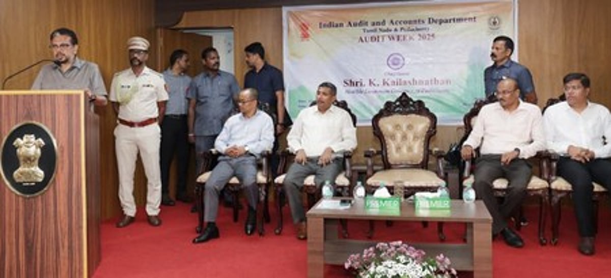 ஜனநாயக தூணாக விளங்குகிறது தணிக்கை துறை: புதுவை துணைநிலை ஆளுநா்