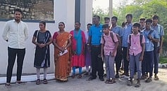 தூத்துக்குடி பள்ளியில் தேங்கிய மழைநீரை அகற்ற வலியுறுத்தி முற்றுகை