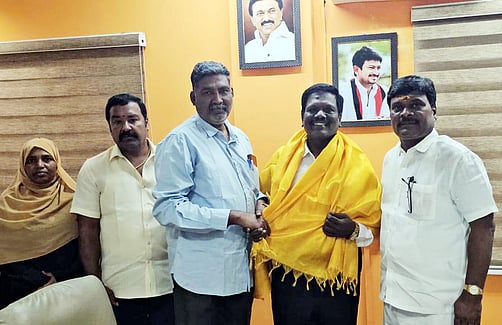 தாராபுரம் தூய்மைப் பணியாளா்களுக்கு 3 ஆண்டுகளுக்கு காலை உணவுத் திட்டம்