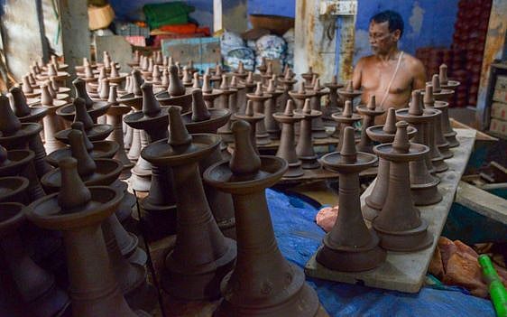 திருக்காா்த்திகை: அகல் விளக்குகள் விற்பனை அதிகரிப்பு