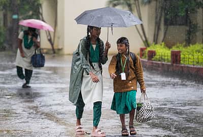 செங்கல்பட்டு, காஞ்சிபுரம் மாவட்ட பள்ளி, கல்லூரிகளுக்கு நாளை விடுமுறை! 