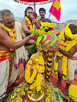 சேலம் அம்மாப்பேட்டை
பலபட்டரை மாரியம்மன் ஆலய குடமுழுக்கு
