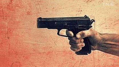 வேறொருவருடன் திருமணம்: காதலியை துப்பாக்கியால் சுட்ட காதலன்