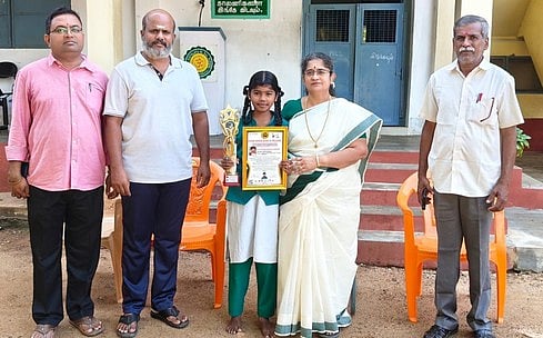 கல்லிடை பள்ளி மாணவி சிலம்பப் போட்டியில் சாதனை