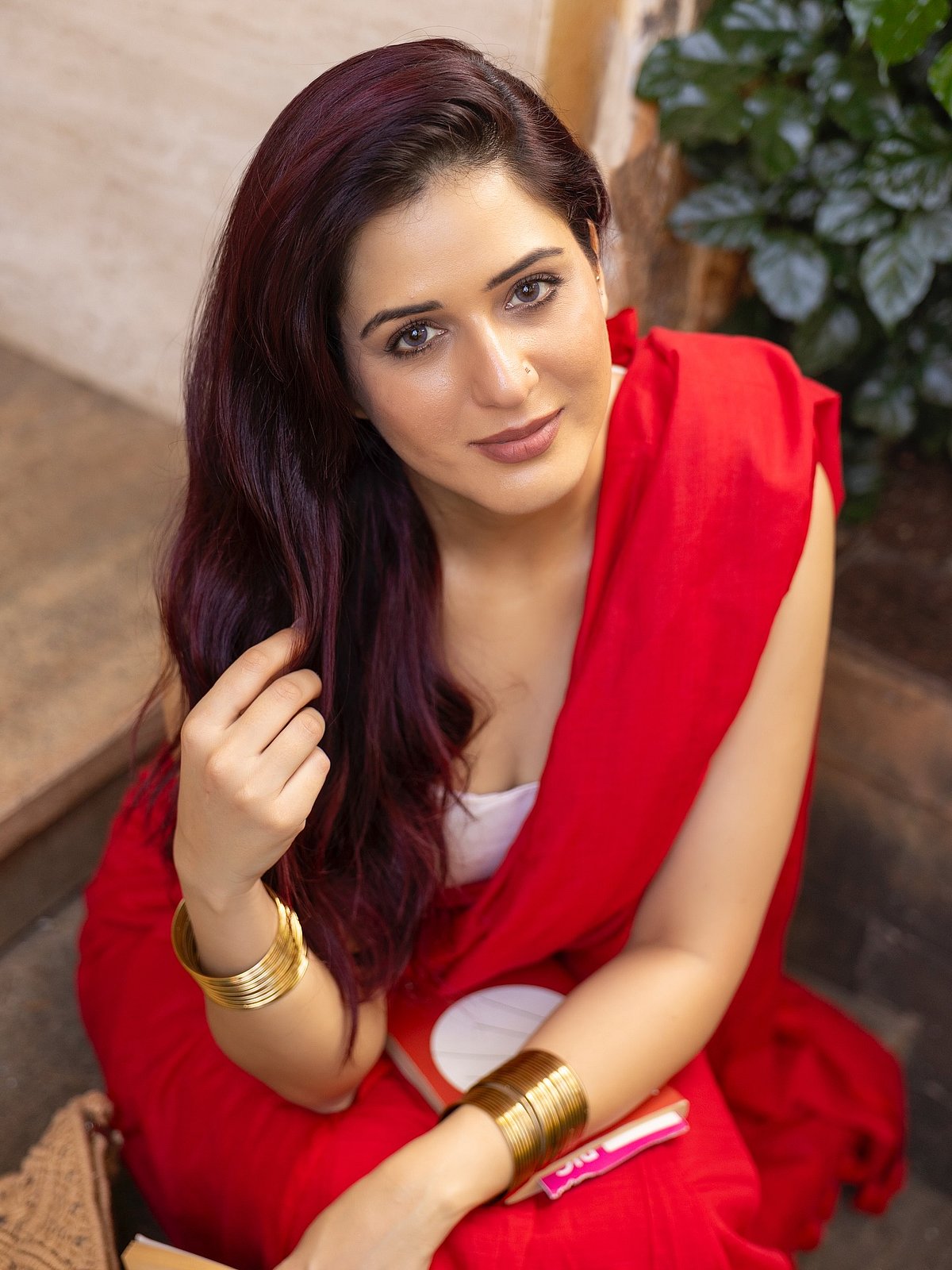 எல்லாவற்றையும் விளக்க முடியாது, உணர வேண்டும்... இஷா ரிக்கி!