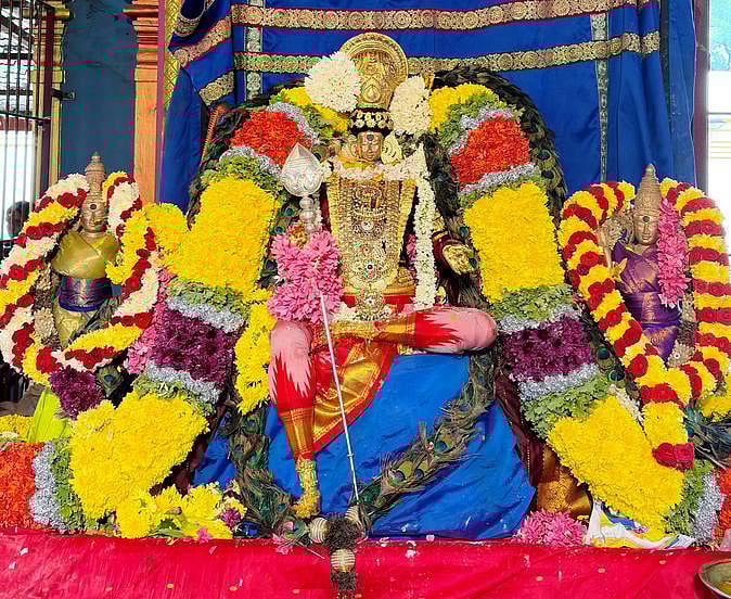 வல்லக்கோட்டை முருகன் கோயிலில் காா்த்திகை பரணி உற்சவம்: பக்தா்கள் தரிசனம்