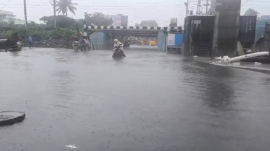 தொடரும் மழை! வட சென்னை பகுதி மக்கள் பரிதவிப்பு!