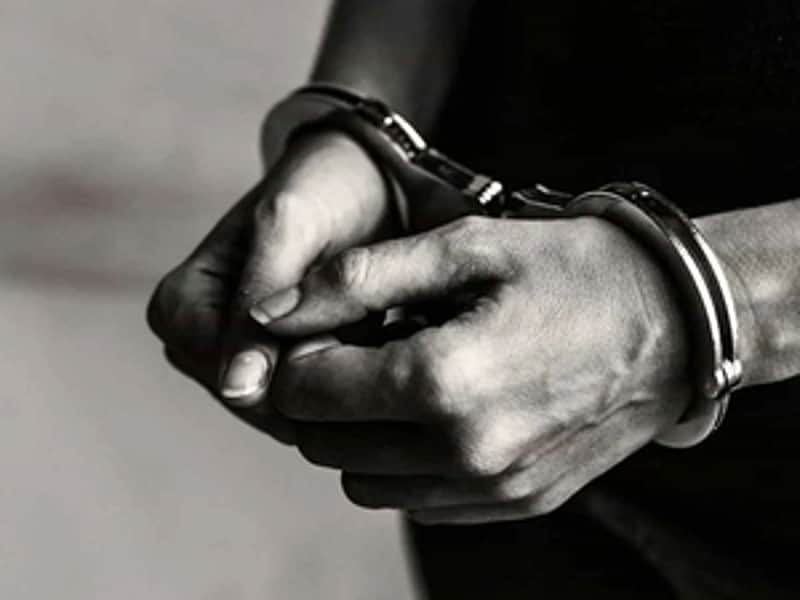 Man held for stealing gold ring with promise of magic trick