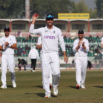 ஆஷஸ் 2 வது டெஸ்ட்: பகலிரவு போட்டிக்கான இங்கிலாந்து அணி அறிவிப்பு!