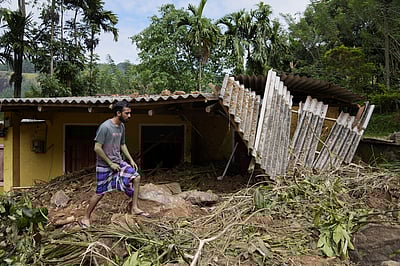 இலங்கையில் பாகிஸ்தானின் மீட்புப்பணிகளை முடக்க இந்தியா முயற்சி? -பாக். குற்றச்சாட்டுக்கு மத்திய அரசு மறுப்பு