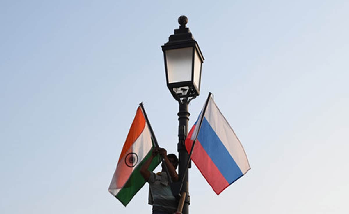 இந்தியாவில் 5 ஆண்டுகளுக்கு நிலைநிறுத்தப்படும் 5 ரஷிய போா்க் கப்பல்கள், 10 போா் விமானங்கள்: புதிய ஒப்பந்தம் அமலுக்கு வந்தது