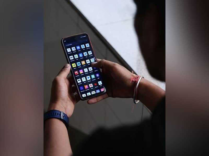 Doctor robbed of Rs 25,000, mobile phone at hospital in UP's Budaun