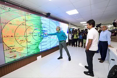 மாநில அவசர கட்டுப்பாட்டு மையத்தில் துணை முதல்வர் உதயநிதி ஆய்வு!