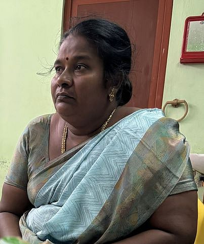 லஞ்சம்: நியாய விலை கடை பெண் ஊழியா் கைது