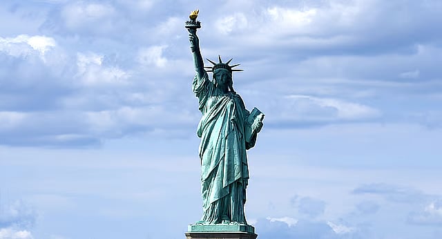 அமெரிக்காவில் 5 ஆண்டுகளில் 62 இந்திய மாணவர்களுக்கு அனுமதி மறுப்பு! மத்திய அரசு தகவல்!