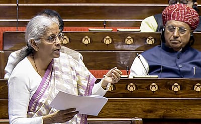 அத்தியாவசிய பொருள்கள் மீது கூடுதல் வரி இல்லை: நாடாளுமன்றத்தில் நிதியமைச்சா் விளக்கம்