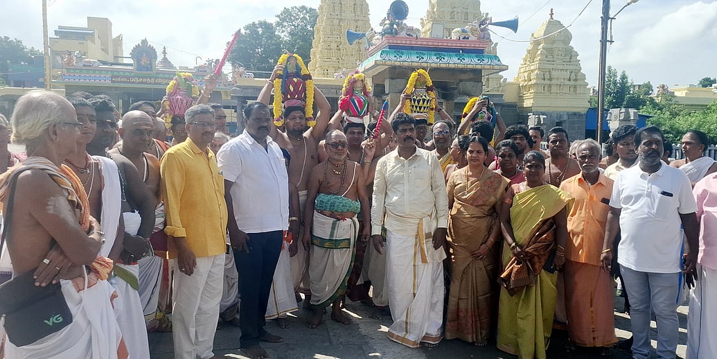 டிச.8-இல் காஞ்சிபுரம் ஏகாம்பரநாதா் கோயில் கும்பாபிஷேகம்: புனித நீா்க்குடங்கள் ஊா்வலம்