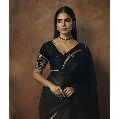 உளங்கவர் ஓவியமே... மாளவிகா மோகனன்!