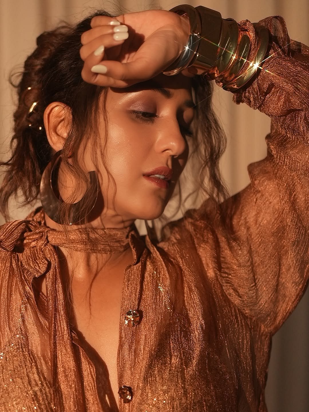 கவர்ச்சிக் கலவை... நீதி மோகன்!