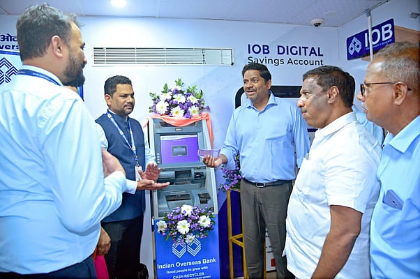 இந்தியன் ஓவா்சீஸ் வங்கி ஏடிஎம் திறப்பு