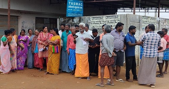 மதுக்கடையை மூடக் கோரி பொதுமக்கள் போராட்டம்
