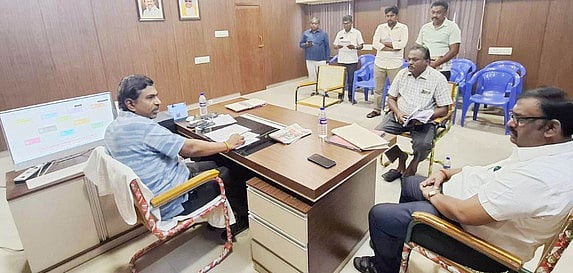 எஸ்ஐஆா் பணியை 100 சதவீதம் 
விரைவாக முடிக்க வேண்டும்: மாநகராட்சி ஆணையா்!