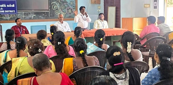 தலைமை ஆசிரியா்களுக்கு டெங்கு தடுப்பு விழிப்புணா்வு