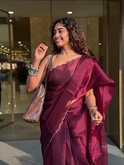 கடைசி நேரத்தில் எடுத்த சேலை... சான்வி மேக்னா!