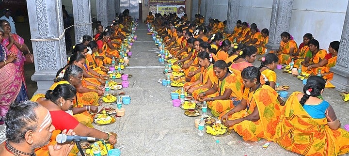 ஸ்ரீ ரேணுகாம்பாள் கோயிலில் 108 திருவிளக்கு பூஜை