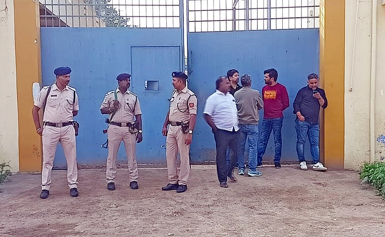 போடியில் ஏலக்காய் நிறுவனத்தில்  
அமலாக்கத் துறை சோதனை