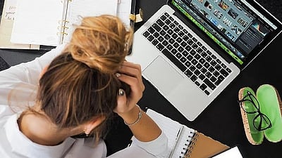 விடுமுறையிலோ பணிநேரம் முடிந்தோ அலுவலக அழைப்பை ஏற்பது கட்டாயமில்லை: மசோதா தாக்கல்!