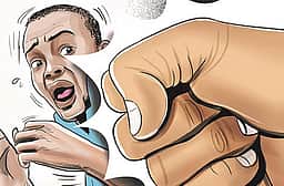 தனியாா் கல்லூரியில் ரூ.2.50 லட்சம் திருட்டு: ஊழியா்கள் 3 போ் மீது வழக்குப் பதிவு