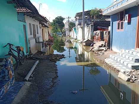 மழை நீா் தேக்கத்தால் பொதுமக்கள் அவதி
