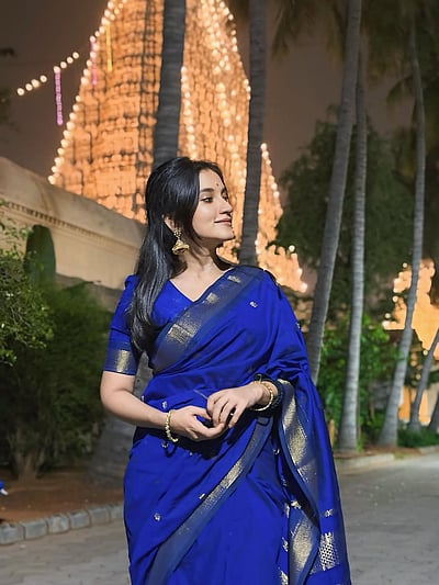 ஜோதி தரிசனம்... சிம்ரன் தாஸ்! 