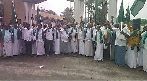 பி.ஆா். பாண்டியனுக்கு சிறைத் தண்டனை: விவசாயிகள் சங்கத்தினா் ஆா்ப்பாட்டம்