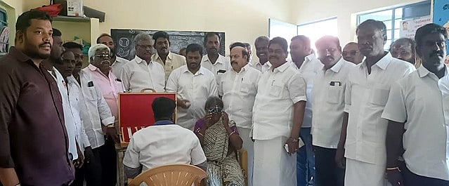 இலவச கண் மருத்துவ முகாம்:
200 பேருக்கு சிகிச்சை