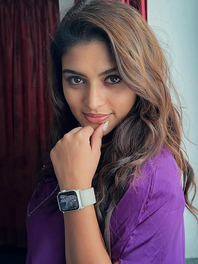 என்ன பார்வை எந்தன் பார்வை... ஷபானா! 