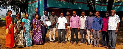 விளையாட்டில் சிறப்பிடம்: அரசுப் பள்ளி மாணவருக்கு பாராட்டு