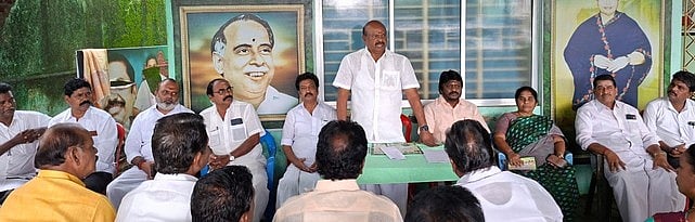 நுகா்பொருள் வாணிபக் கழக அங்கீகாரத் தோ்தல்:
அதிமுகவினருக்கு எம்எல்ஏ அறிவுறுத்தல்