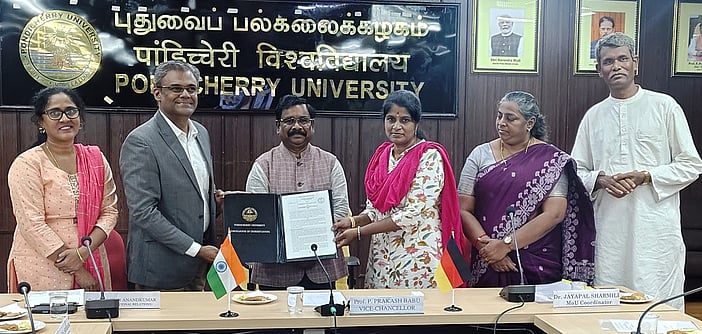 புதுச்சேரி - ஜொ்மனி பல்கலை.
மாணவா்கள் பரிமாற்ற ஒப்பந்தம்