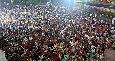 காஞ்சிபுரம் ஸ்ரீ ஏகாம்பரநாதா் கோயில் மகா கும்பாபிஷேகம்:
திரளான பக்தா்கள் பங்கேற்பு