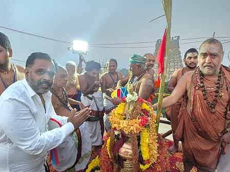 சங்கராச்சாரியா் ஸ்ரீ சங்கர விஜயேந்திர சரஸ்வதி சுவாமிகள்