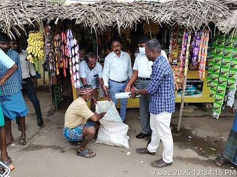 ராஜபாளையத்தில் நெகிழிப் பொருள்கள் பறிமுதல்