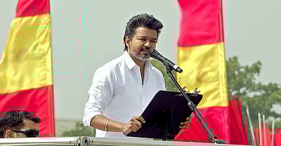 புதுவை அரசை பார்த்தும் தமிழகம் கற்றுக்கொள்ளாது! விஜய்