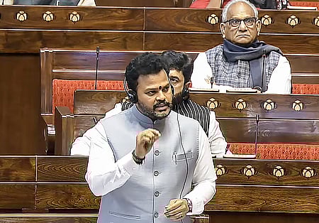 இண்டிகோ நிறுவனம் மீது கடும் நடவடிக்கை: விமானப் போக்குவரத்து அமைச்சா் உறுதி