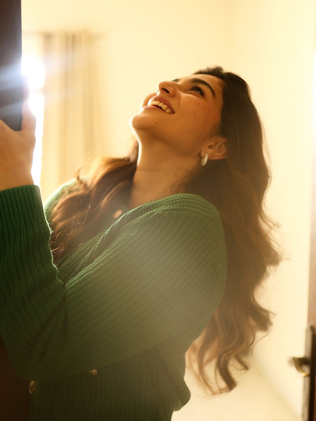 புன்னகைப் பூக்கள்... கயாது லோஹர்!